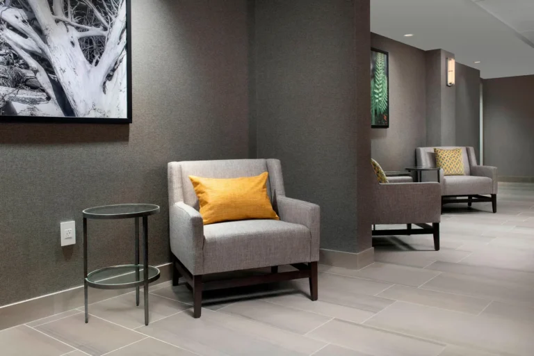 delta-hotels-seattle-everett-breakout-pre-function-space